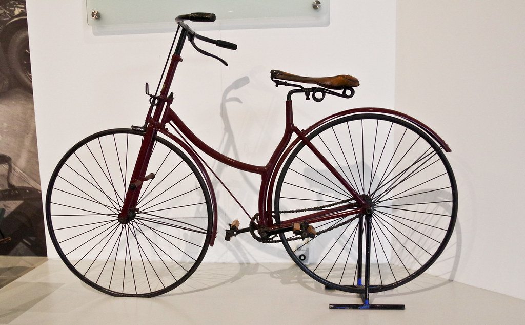 1886 Starley 'Rover' Safety Bike John Kemp Starley named h… Flickr