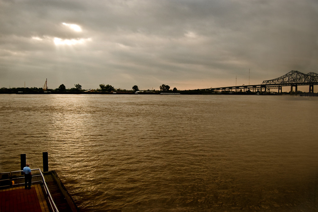 Big River Sunrise The Mississippi at Sunrise. My hotel in … Flickr
