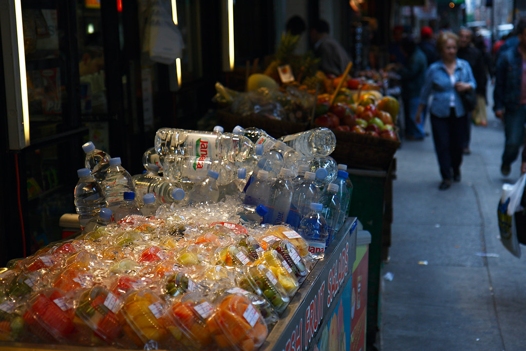 Fresh fruit Street vendor, West 40th St, Manhattan/New Yor… Dom