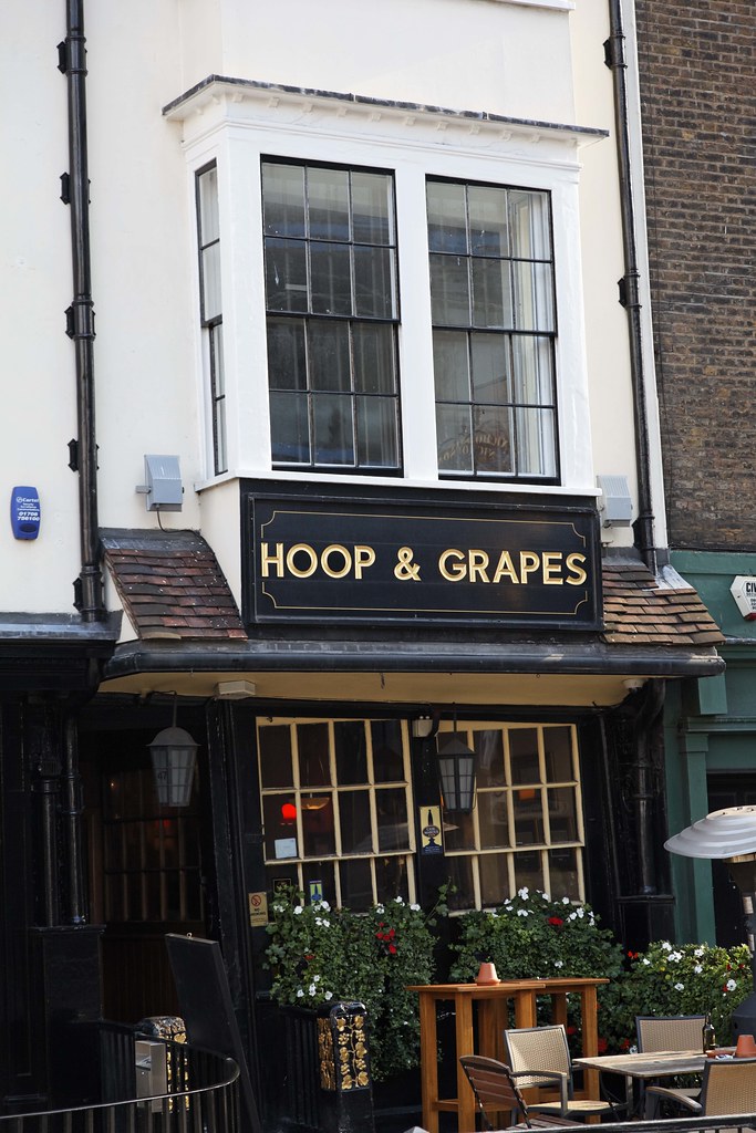 EC3 Aldgate, Hoop & Grapes Dayoff171 Flickr