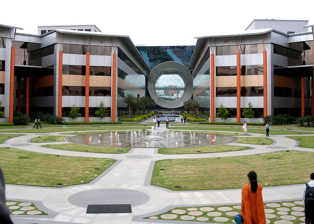 Infosys, Bangalore, India One of the many cool buildings o… Flickr