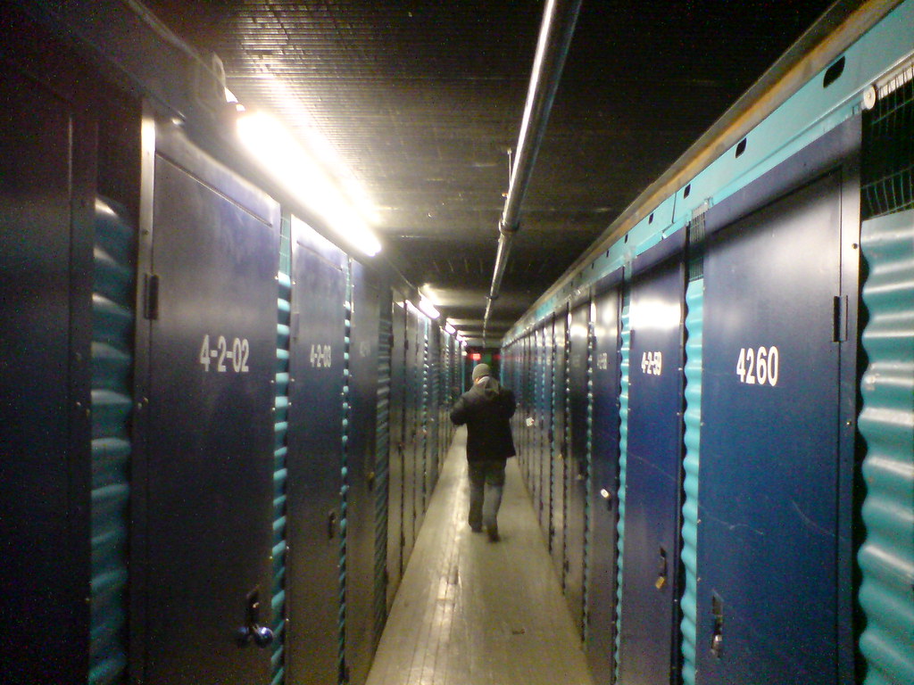 Storage Unit Walking through a hall of storage units in Qu… Flickr