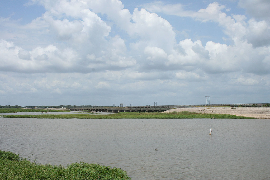 KCS BRIDGE LAKE TEXANA, GANADO, TX 2009 An overall view of… Flickr