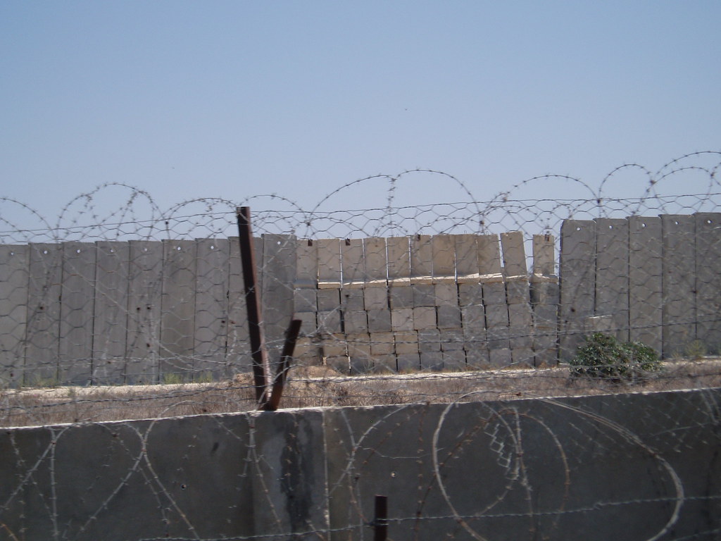 Egypt/Gaza Border Wall This is a section of the wall that … Flickr