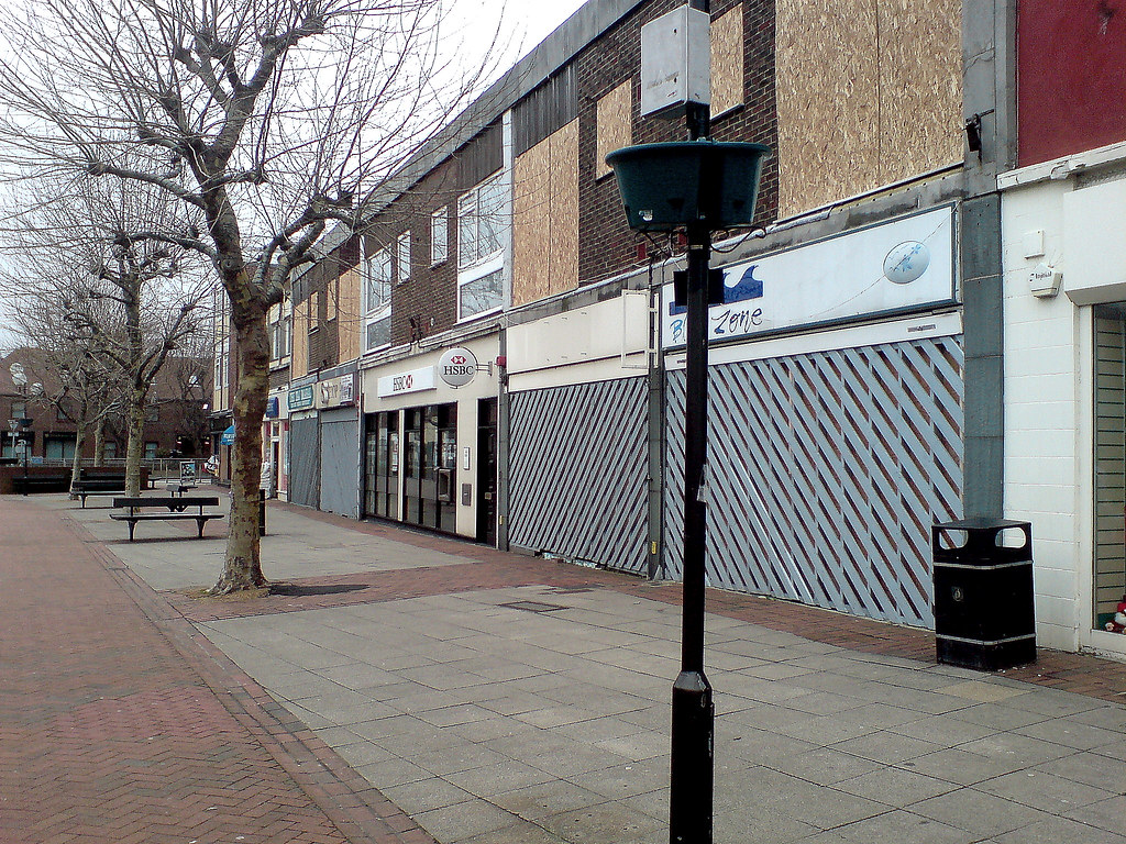 West Street, Havant, looking west Life is leaching out of … Flickr