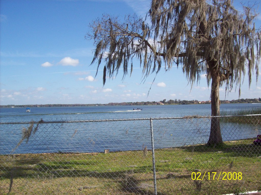 001 Lake Thonotosassa Fl. carrace13 Flickr