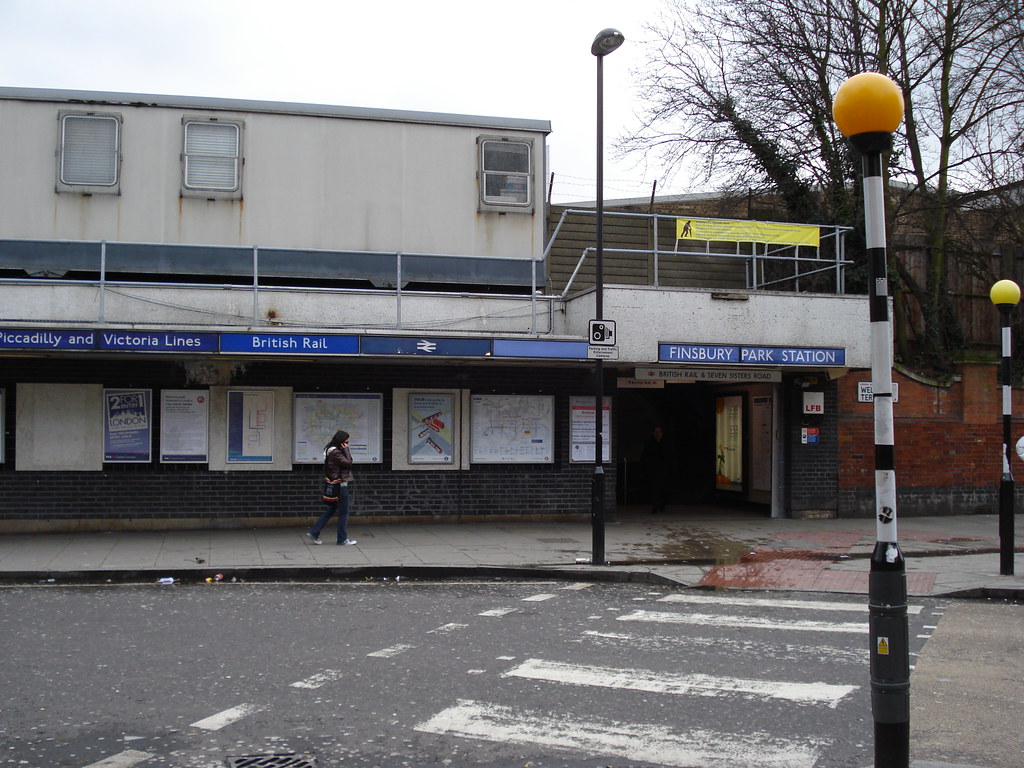 Finsbury Park Station a photo on Flickriver