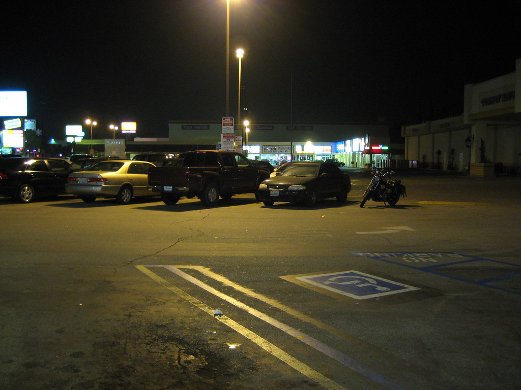 Parking Lot At Night Pictures minimalistisches Interieur