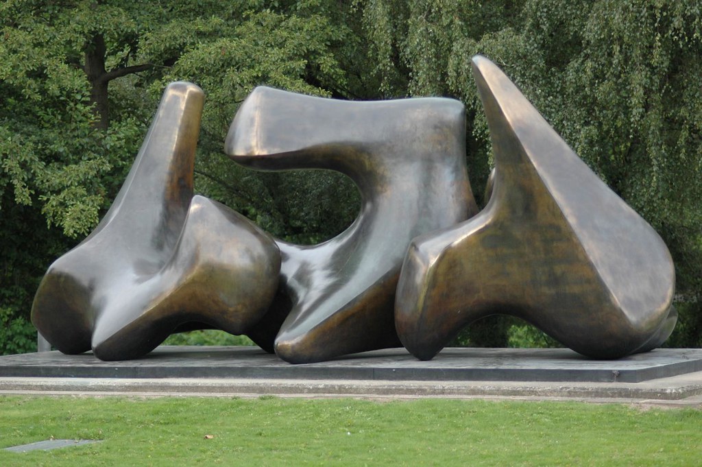 Henry Moore Sculpture Henry Moore Sculpture See where this… Flickr