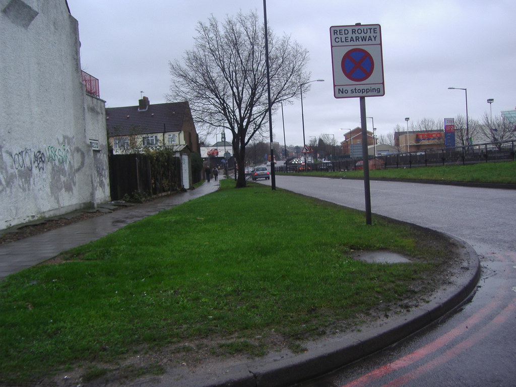 Red route Start of Highfield Avenue David Howard Flickr