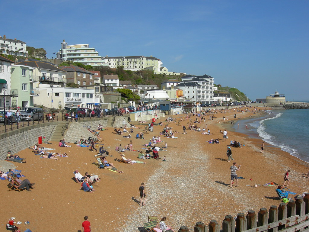 Ventnor beach The beach at Ventnor, Isle of Wight, on East… Flickr