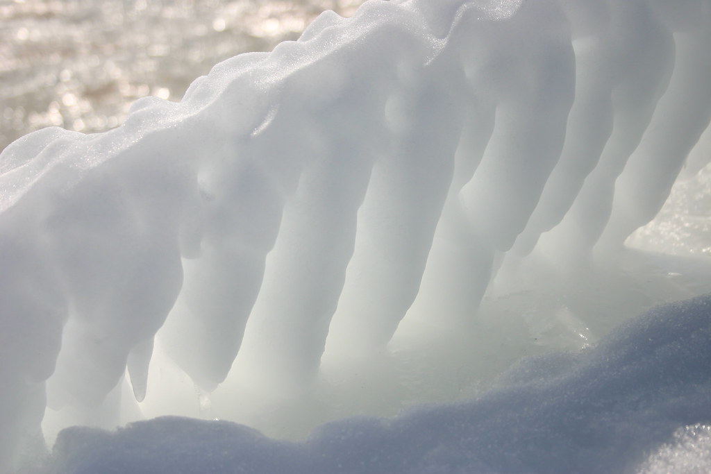 Ice Chain Ice chain formation at Lake Michigan zoomchick Flickr