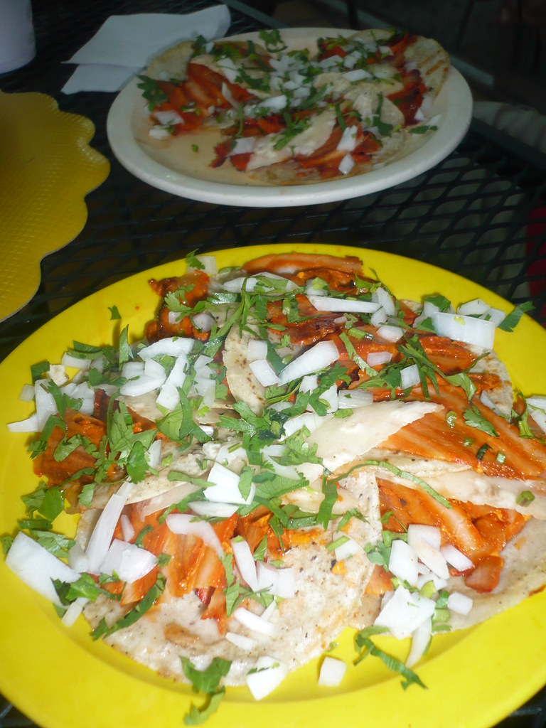 Tacos al pastor Tacos en El Fogón de Acapulco. Elias Arriazola