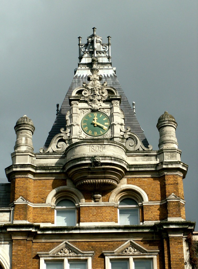 'Jones Brothers' Clock Holloway Rd, London N7. Sunday 9 Ma… Flickr