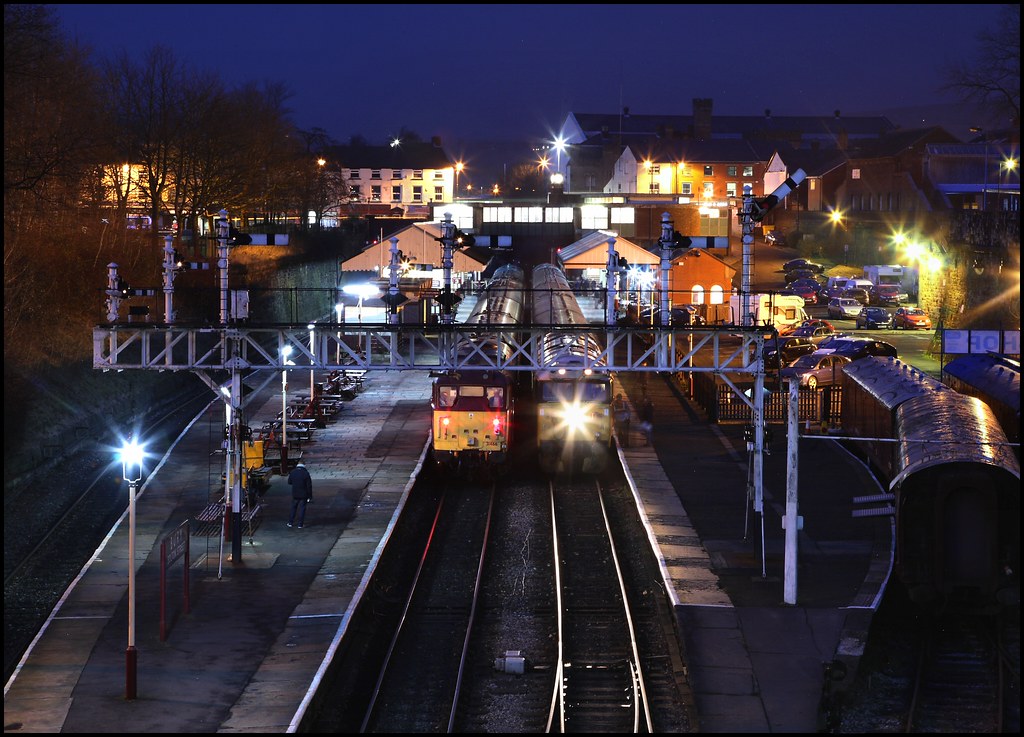 Bury Bolton Street, ELR 50015 & 31466 '18.00 departures' 1… Flickr