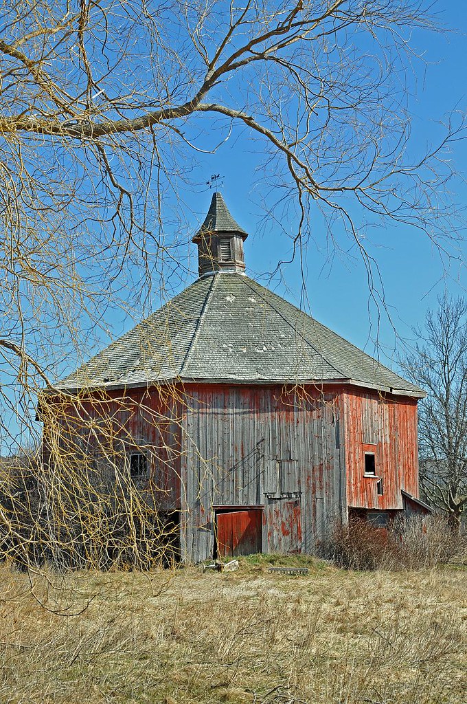 DSC_3740 An old octagonal barn near Kingston, Nova Scotia,… Flickr
