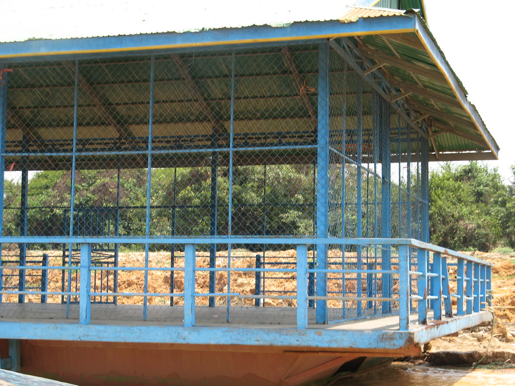 Floating basketball court Oldest established permanent flo… Flickr