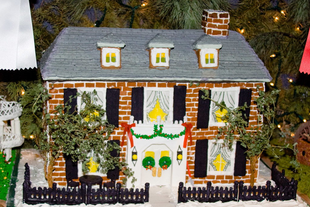 BX819 Gingerbread House Display of gingerbread houses at P… Flickr