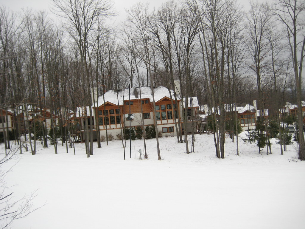 Boyne Mountain Condo Another closer shot of the condo that… PuiLing