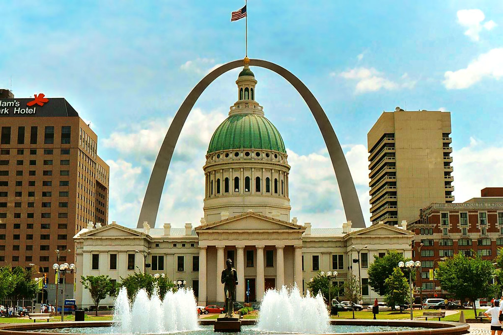 Old Courthouse and Gateway Arch, St. Louis The Gateway Arc… Flickr
