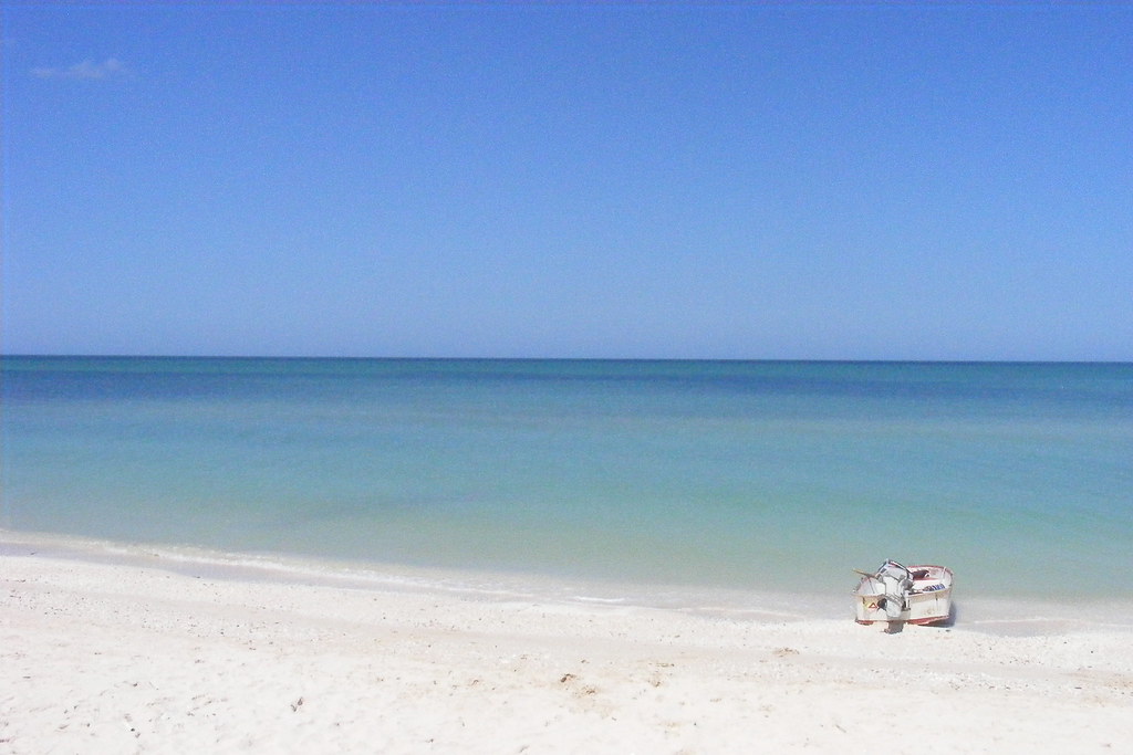 Chuburna Beach La playa de Chuburna Puerto, se localiza en… Flickr