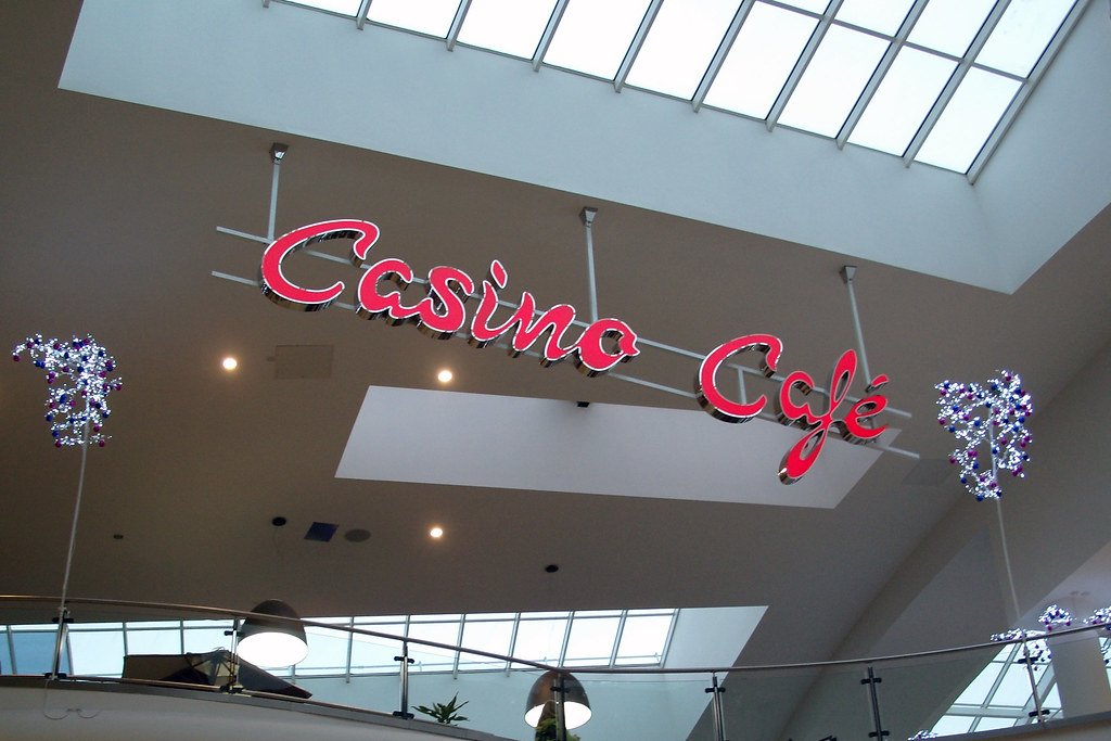 Casino Cafe, Grand Arcade, Wigan Food court area of Grand … Flickr