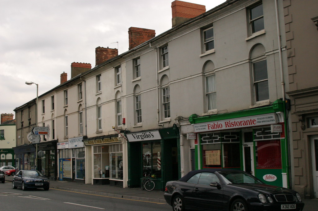 Swindon Old Town, Bath Rd, 115 Terrace of 7 shop units wi… Flickr