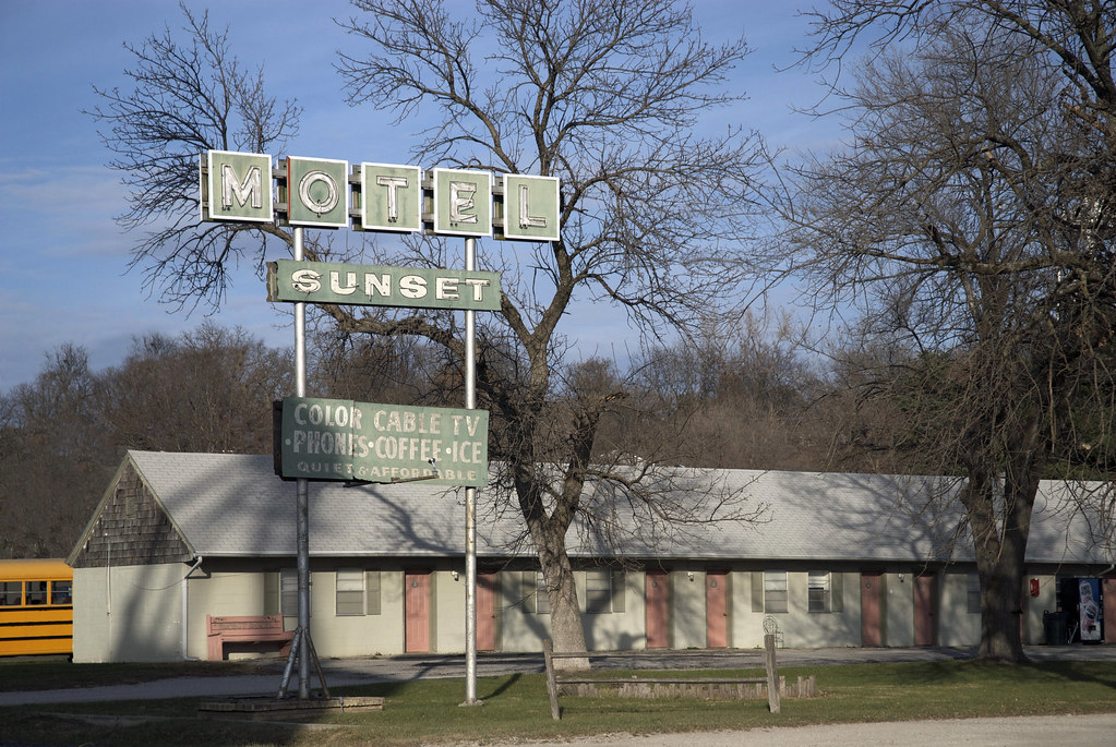 Sunset Motel, Bethany, MO The last shot from my trip to Au… Flickr