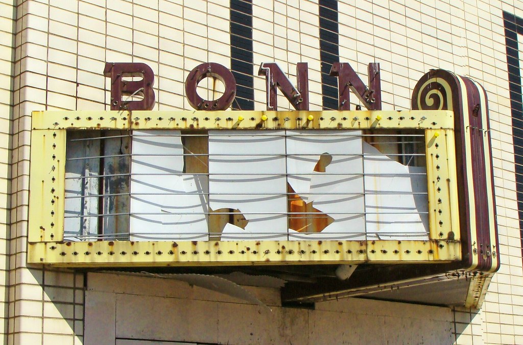 KY, BonnievilleU.S. 31W Bonn Theater Marquee This old the… Flickr