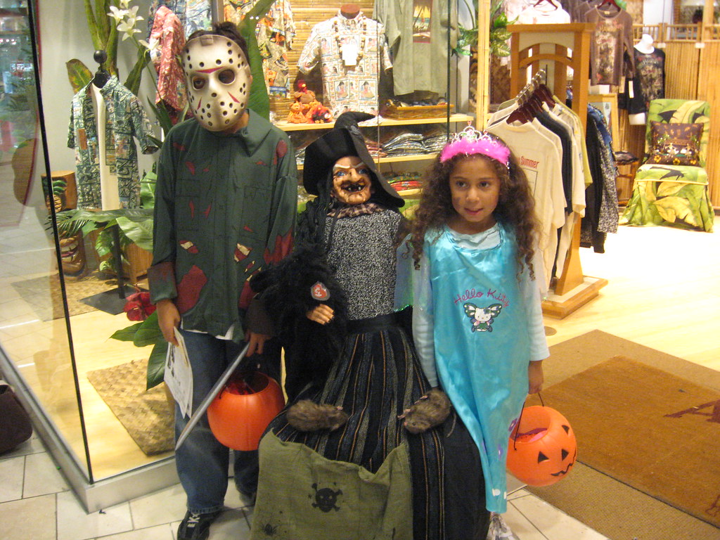 californiaoct2007 031 at the mall, trick or treat Flickr