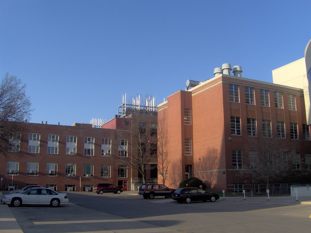 Gilman, 730a.m. way too freakin' early to be at Gilman Ha… Flickr