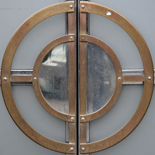 door handle NewcastleuponTyne, Tyne and Wear, England, U… Leo Reynolds Flickr