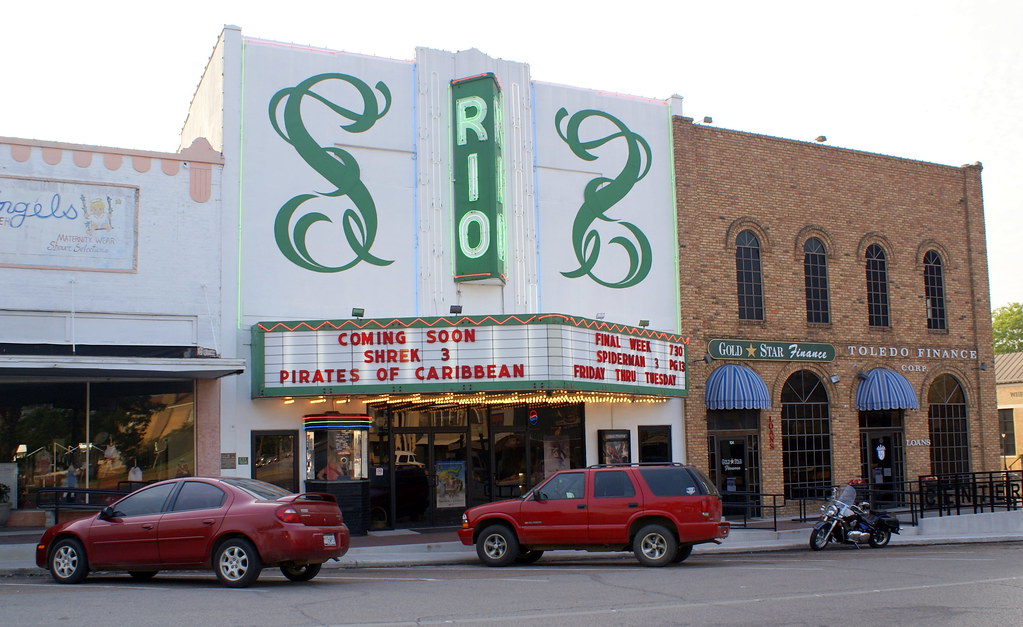 RIO THEATER Center, Texas robert