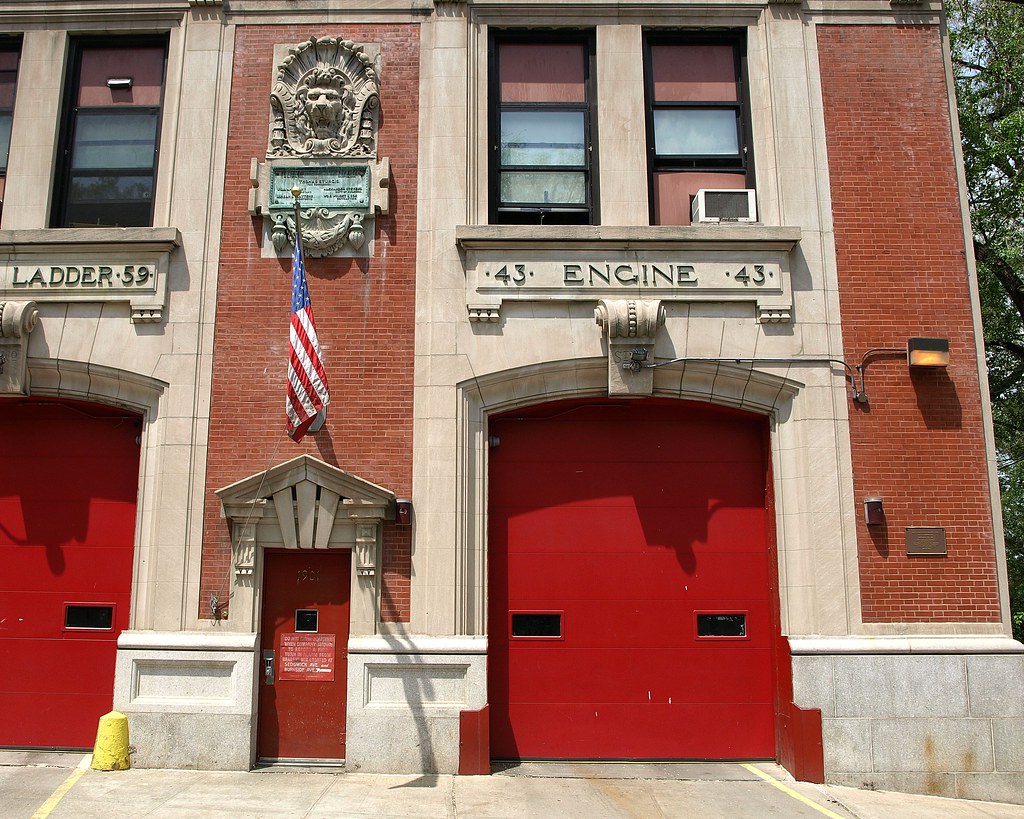 E043 FDNY Firehouse Engine 43 & Ladder 59, Morris Heights,… | Flickr
