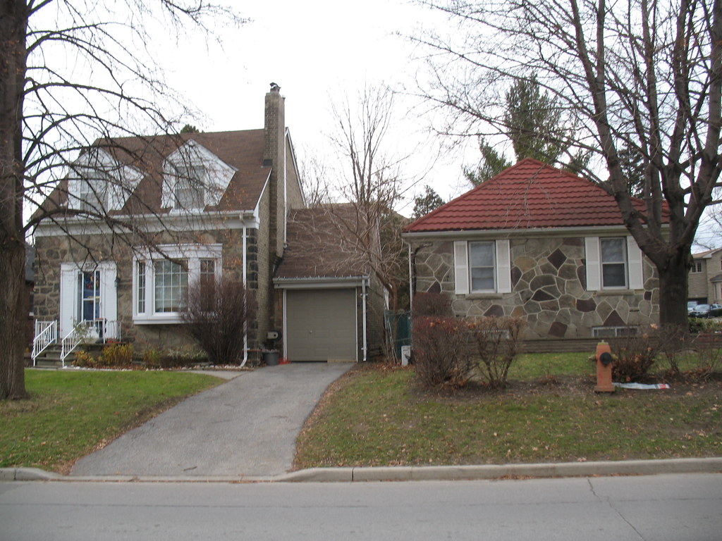 Houses on Broadway North York section December 2006 Jamie Flickr