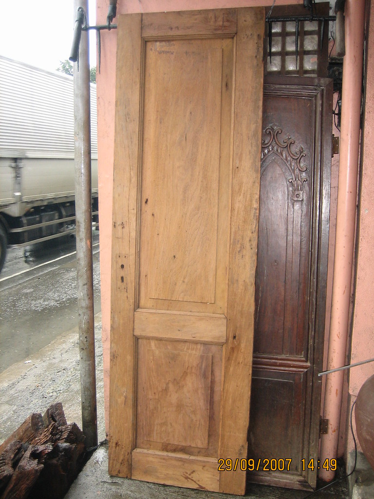 Antique door An antique door. For sale by an antique deale… Flickr