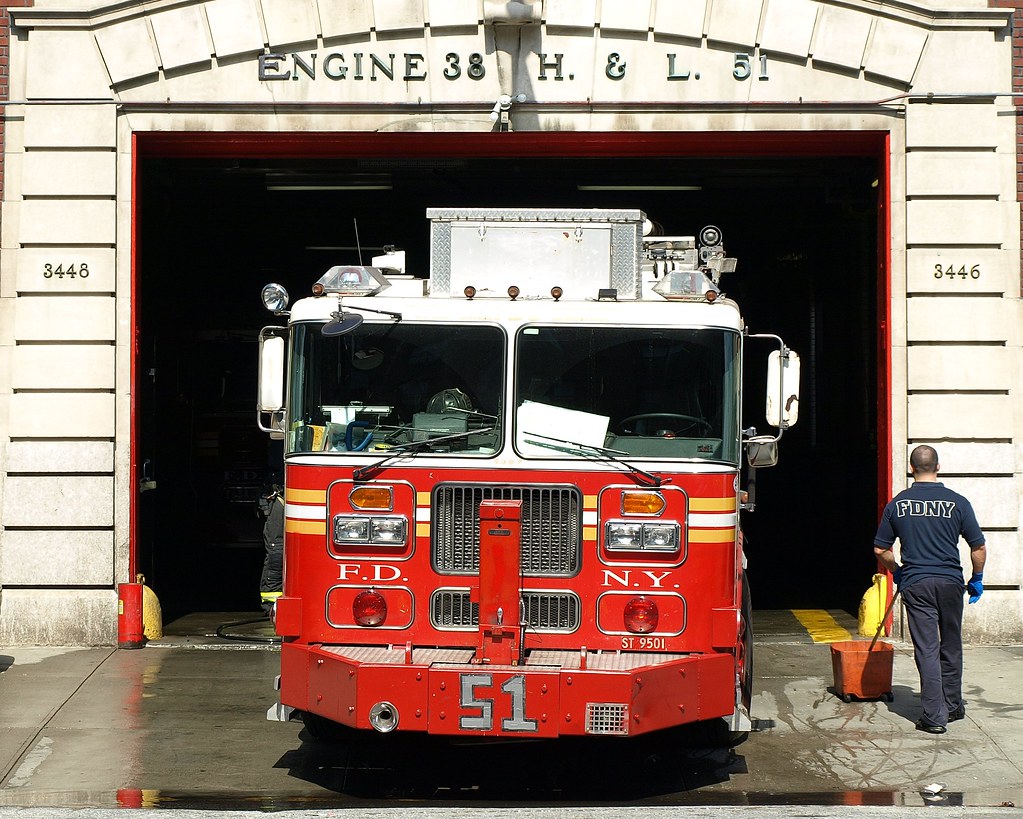 E038 FDNY Firehouse Engine 38 & Ladder 51, Eastchester, Br… | Flickr
