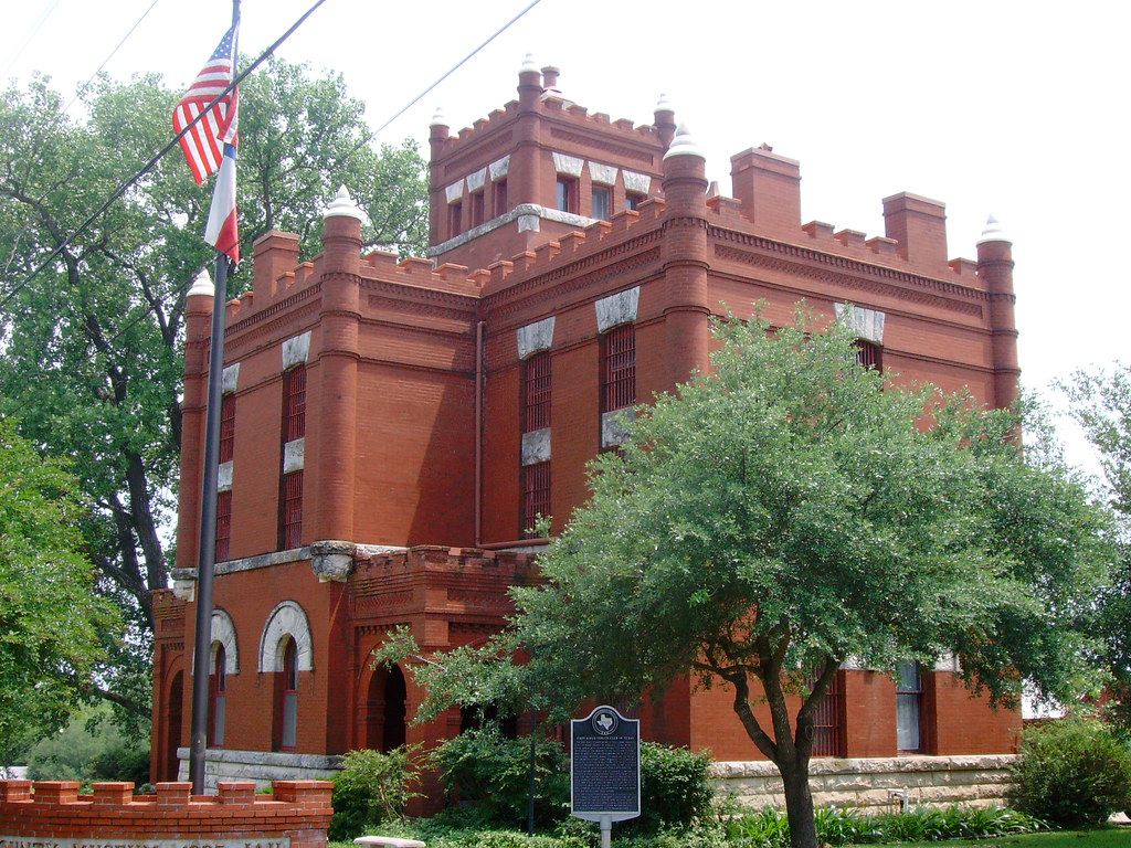 Old Milam County Jail (Cameron, Texas) This 1895 Romanesqu… Flickr