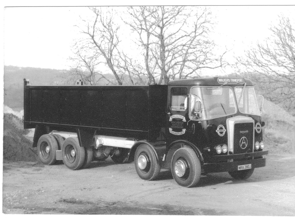 walkers Transport 1971.02 Peter Brownlee Flickr