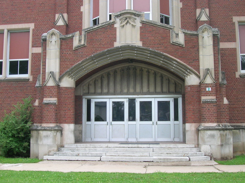 0708 Libbey High SchoolToledo, Ohio (23) Aaron Turner Flickr