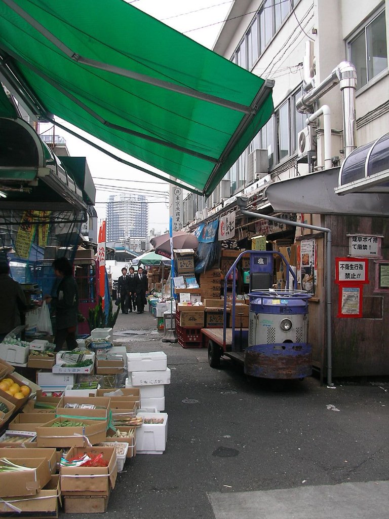 Tsukiji 魚がし横丁(築地市場) Hajime NAKANO Flickr