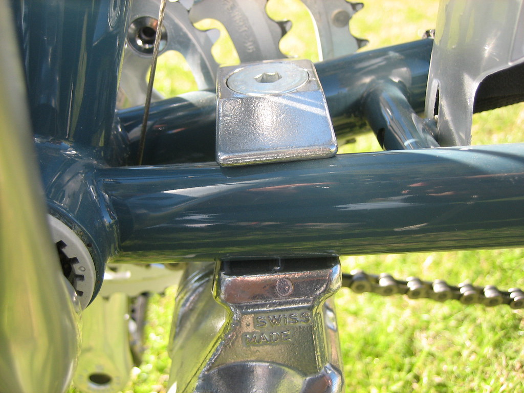 Esge 2 leg kickstand Mounted on Surly LHT danong1 Flickr