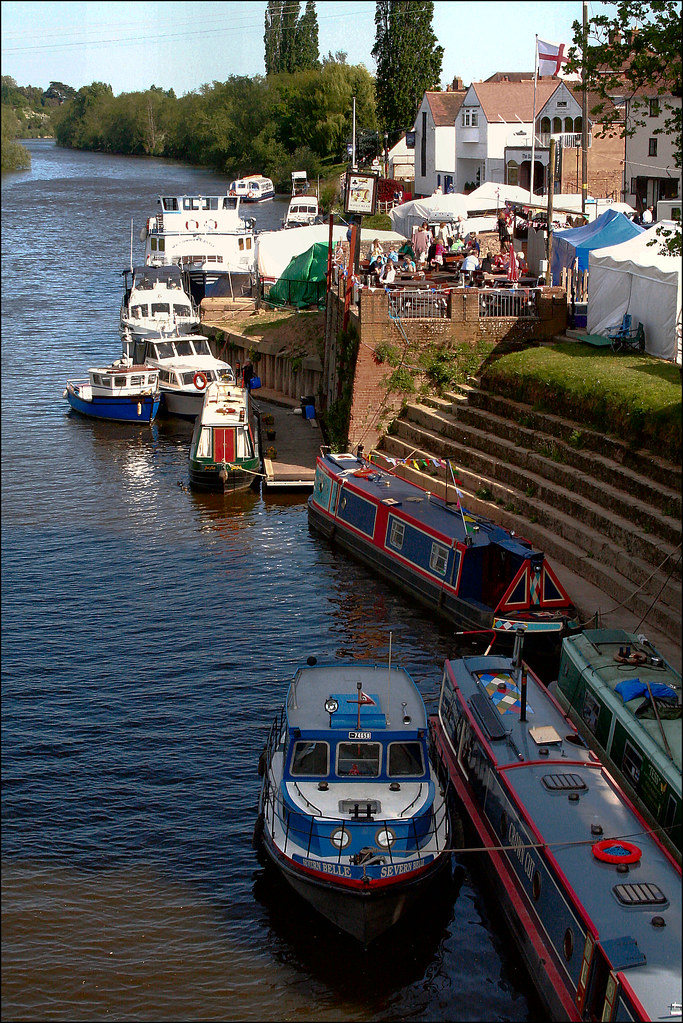 Upon the Severn Boats on the River at UptonuponSevern (n… Flickr