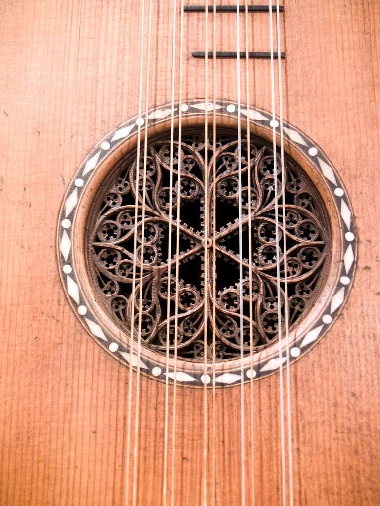 Stradivarius Guitar 1700 National Music Museum in Vermil… Flickr