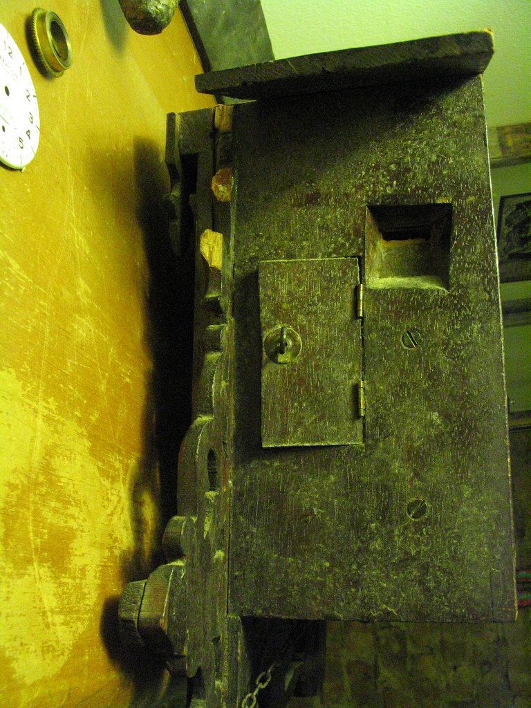 Cuckoo clock side Little doors on each side give access … Flickr