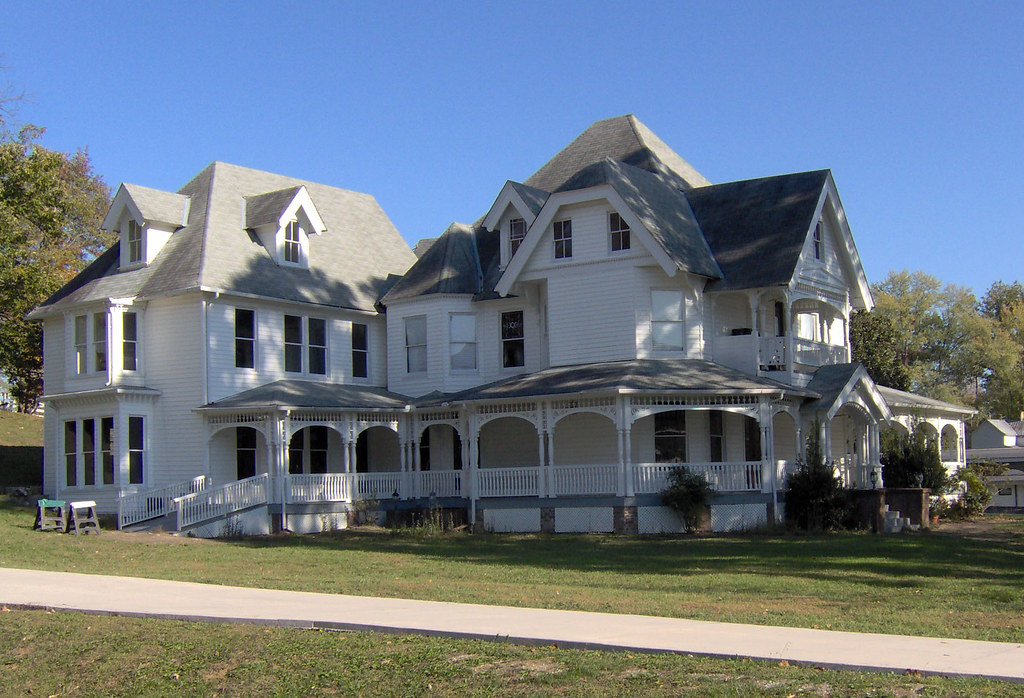 Lafollette_TN04 The Harvey Lafollette Home. Chris DiMattei Flickr