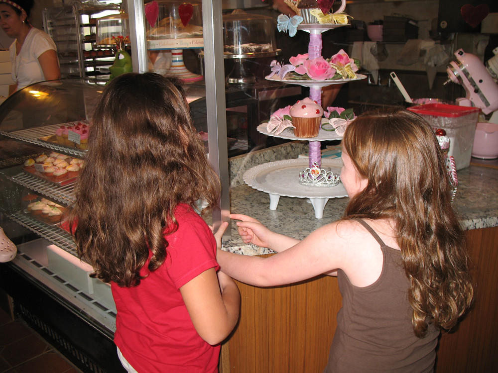 dd's cupcake shoppe 6 We went to the CUTEST little cupcake… Flickr