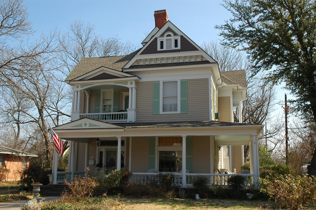 Gainesville, Texas A historic home in Gainesville, Texas
