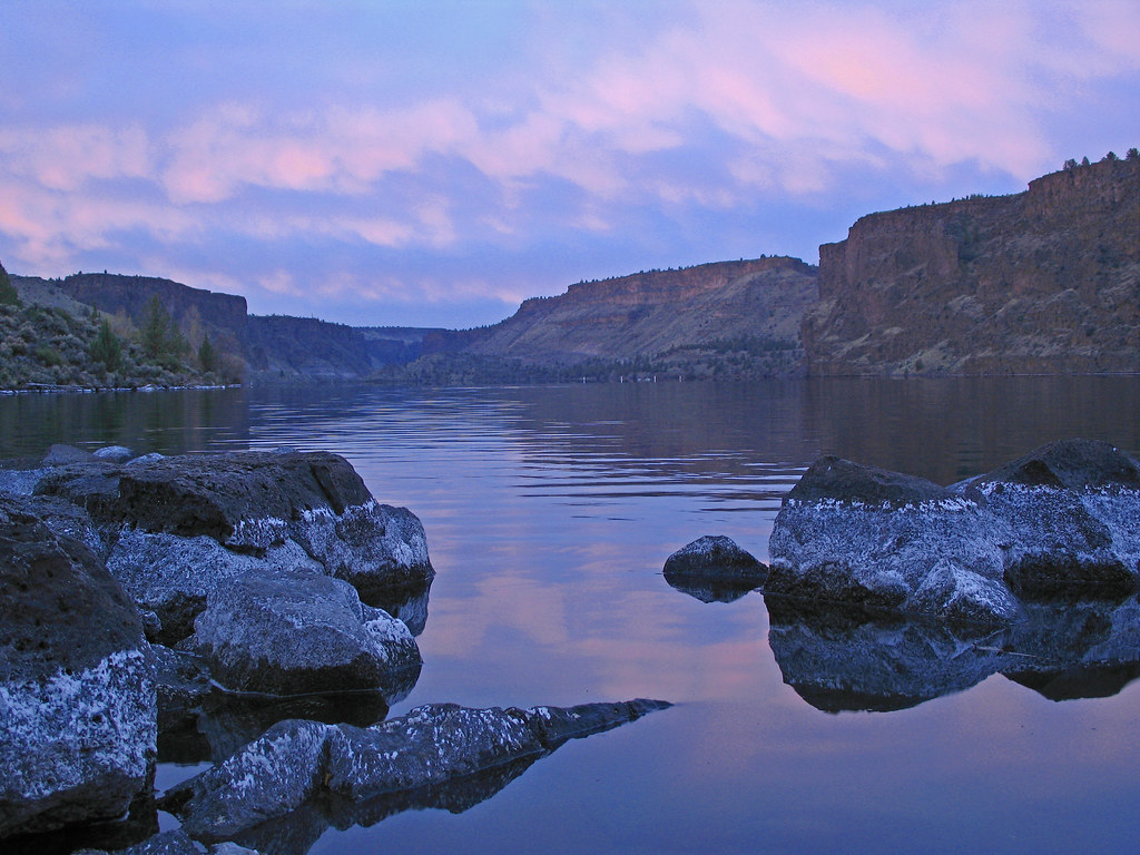 Lake Billy Chinook sunrise Lake Billy Chinook is located i… Flickr