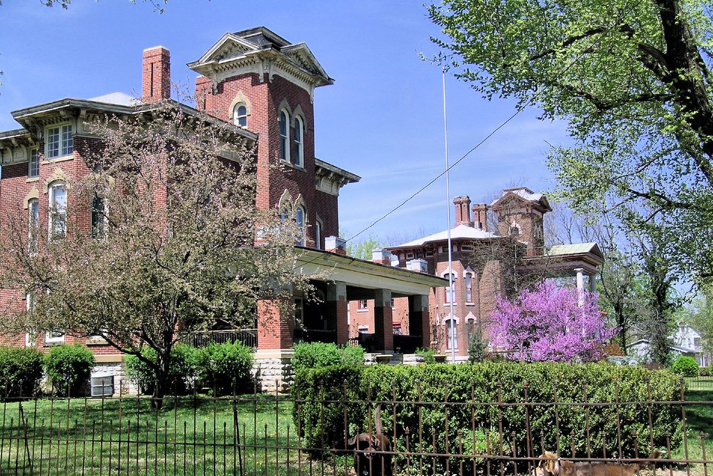 Twin Homes Victorian homes in Fort Scott, Kansas. That on … Flickr